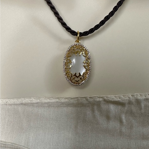 New Natural Moonstone with Diamond Pendant in18K solid gold with certificate - Picture 4 of 12